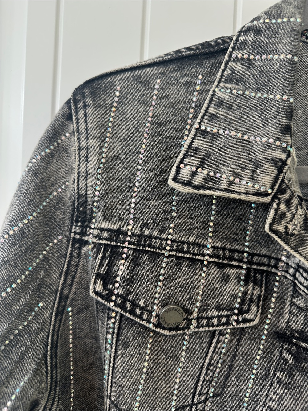 Vervet Black Washed Gray Rhinestone Jean Jacket Size-Large - Picture 3 of 6